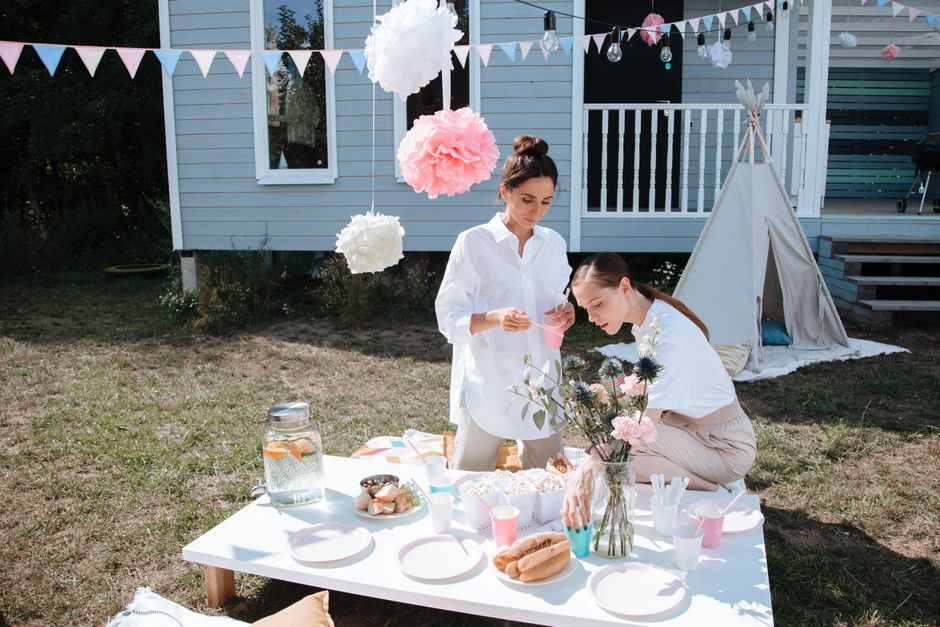 Backyard Picnic Party for a weekend sleepover — entertainment · Party Ideas