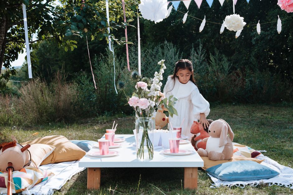 Backyard Picnic Party around a trivia bracket — entertainment · Party Ideas