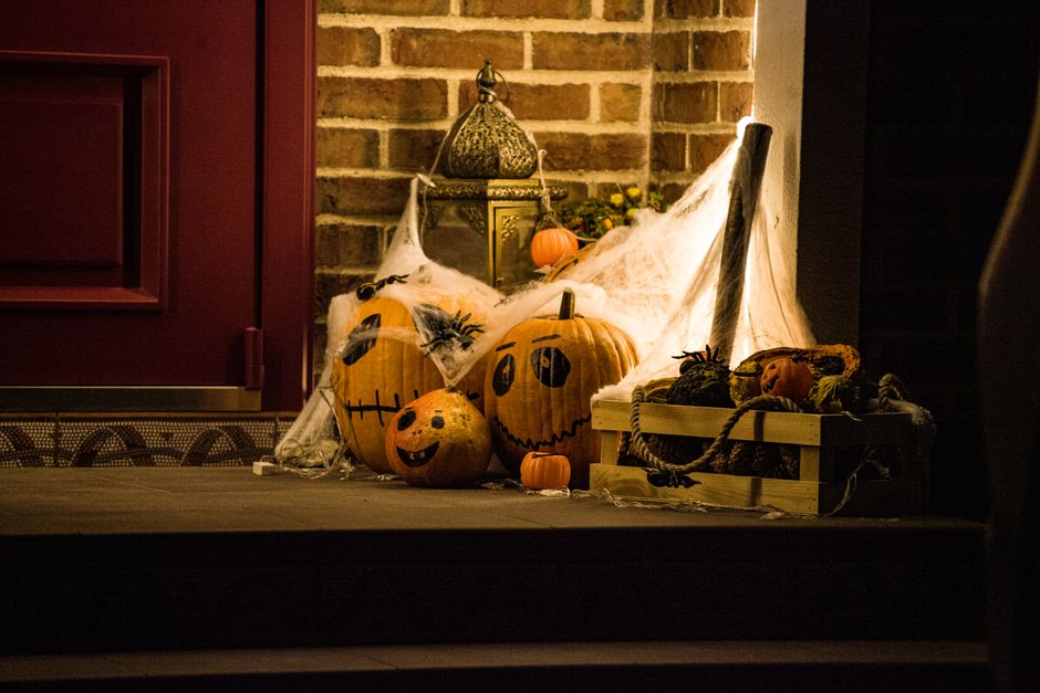 Carved Pumpkin Cluster with a playful photo corner — celebrations · Halloween