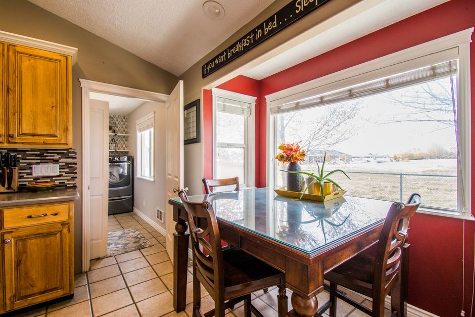 Breakfast Nook with one sculptural accent — home · Kitchens