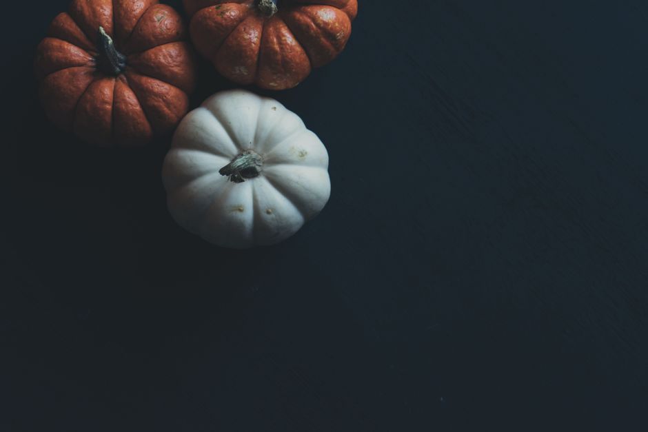 Place-Card Pumpkins around a handmade centerpiece — celebrations · Thanksgiving