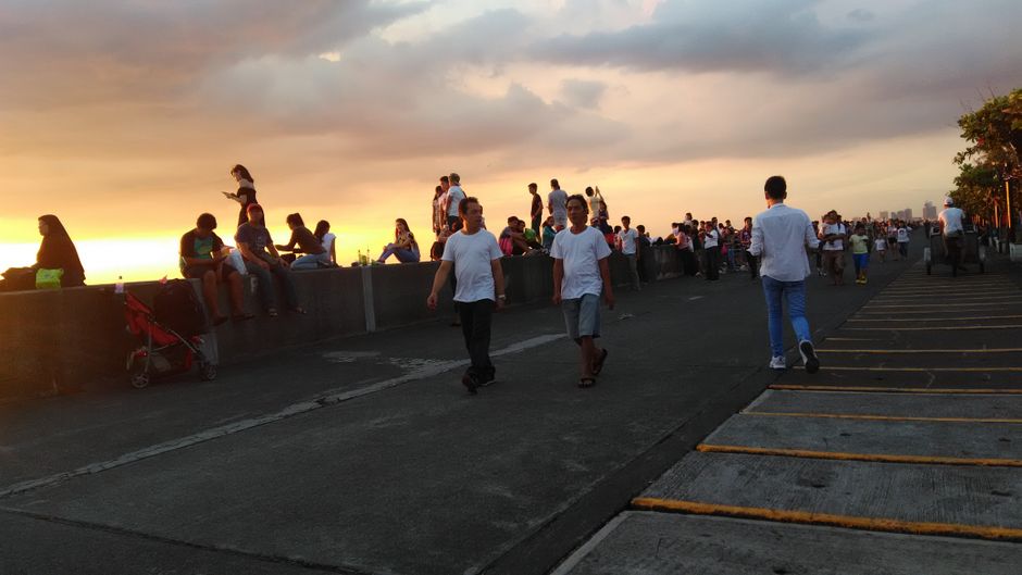 Sunset Pause during a five-minute pause — wellness · Feel-Good Activities