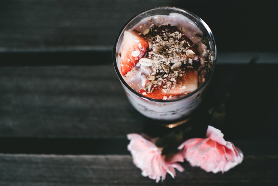 Berry Yogurt Parfait for rushed weekday starts — food · Breakfast & Brunch
