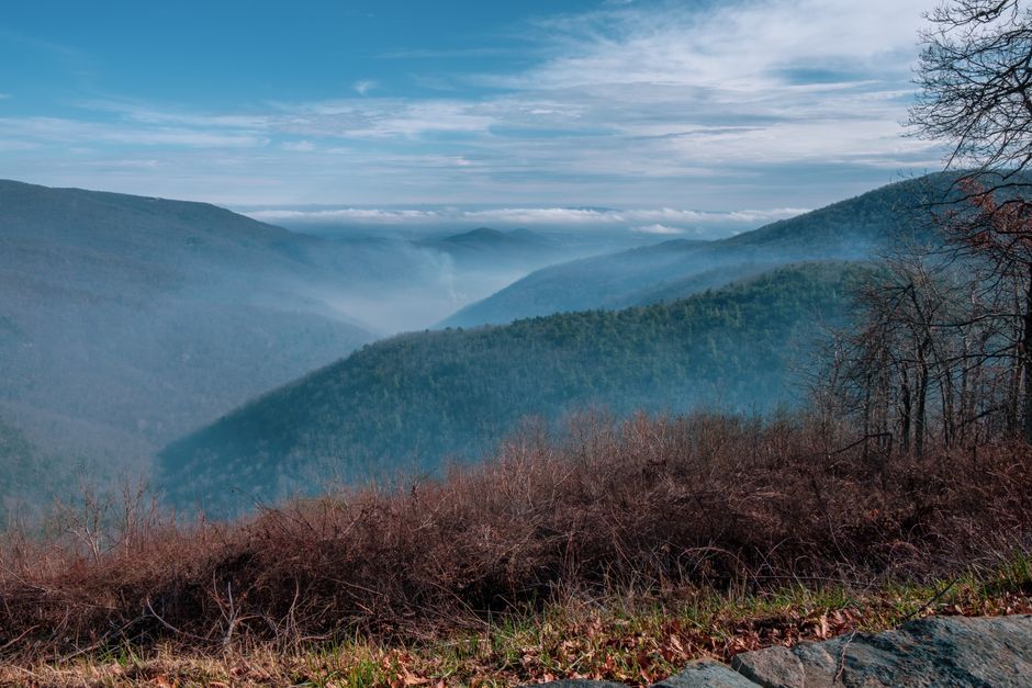 Blue Ridge Overlook with a short walking route — travel · USA Travel