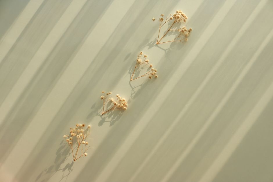 Dried Flower Mobile with a hand-lettered element — diy-creativity · Handmade Decor