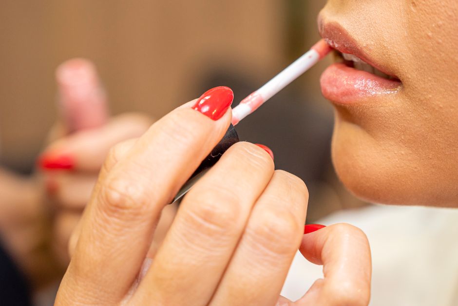 Glossy Lip Routine when you want to reconnect — lifestyle · Beauty