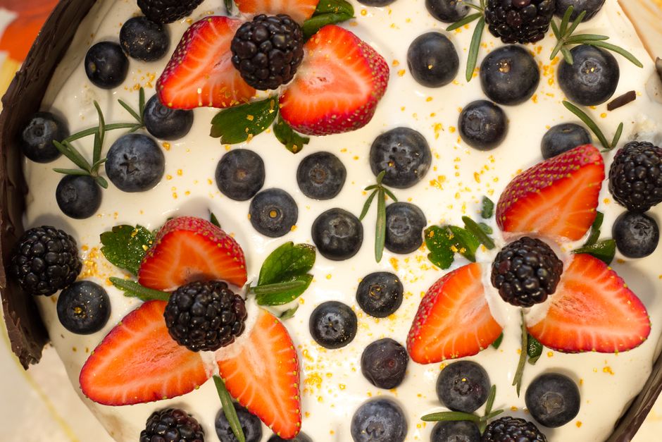 Berry Yogurt Bark with yogurt dip — food · Snacks