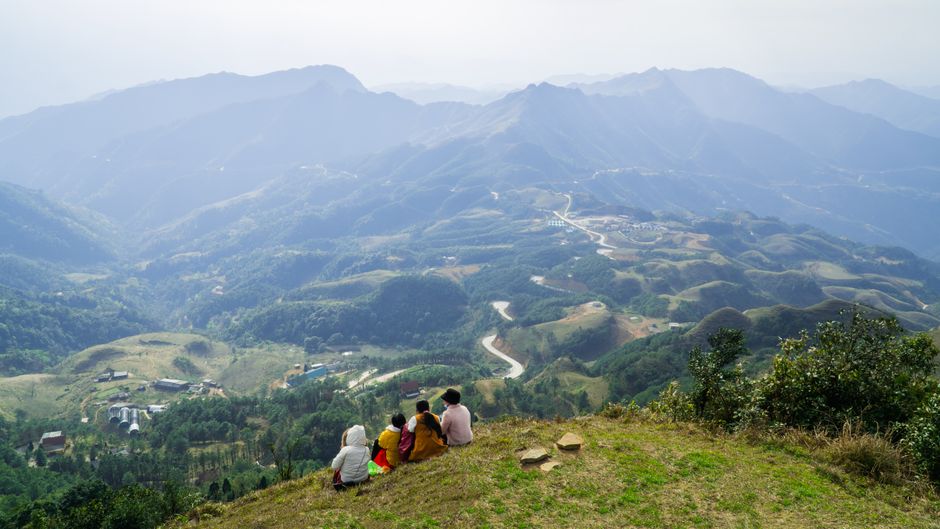Mountain Picnic with a golden-hour viewpoint — travel · Weekend Getaways