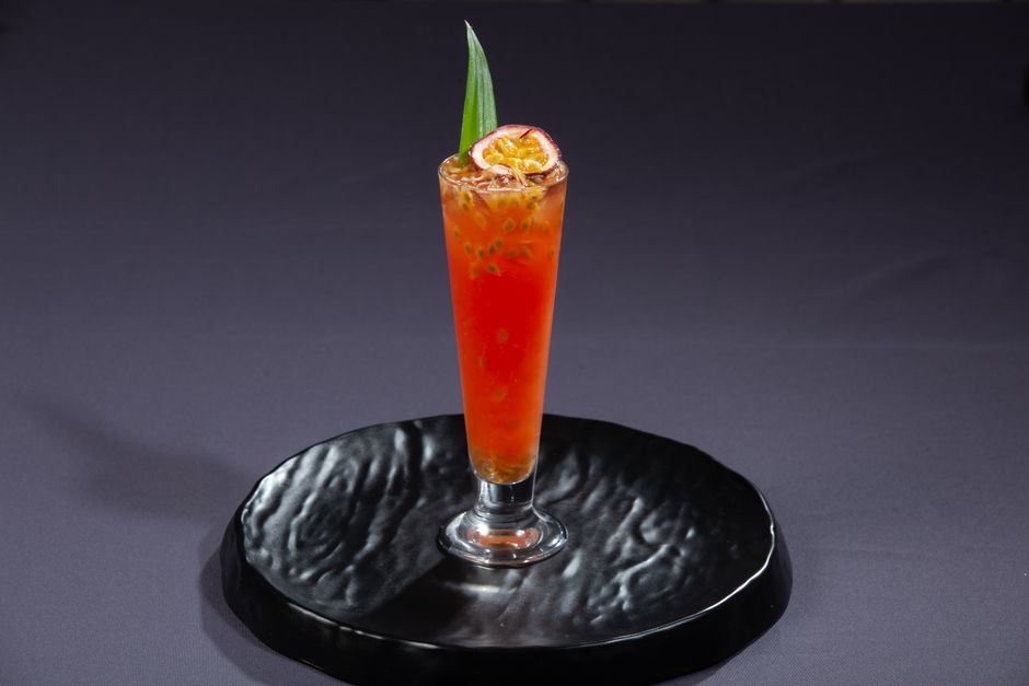 Signature Mocktail Station around a statement cake — celebrations · Parties