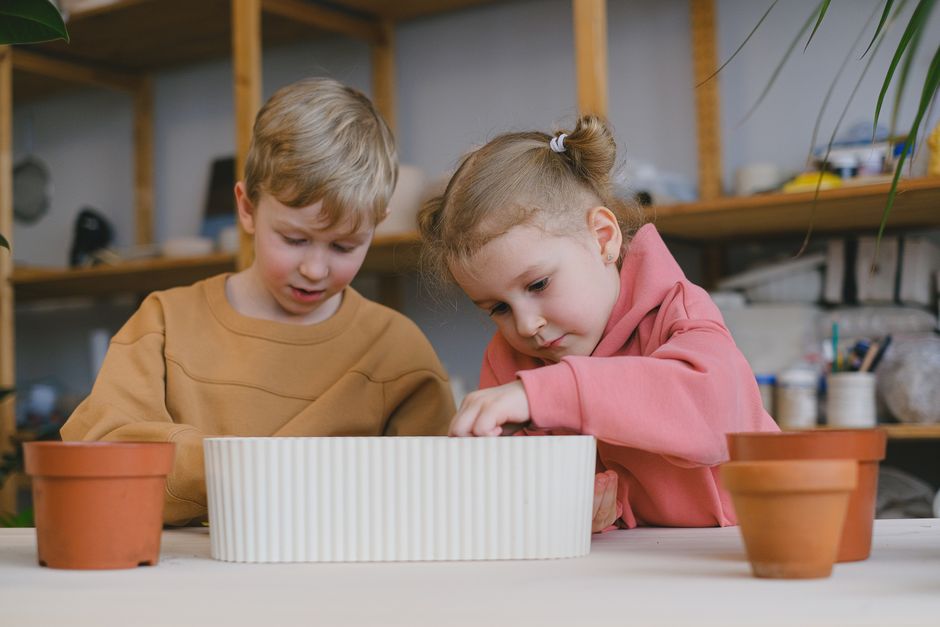 Indoor Treasure Hunt around a quick team challenge — entertainment · Family Fun