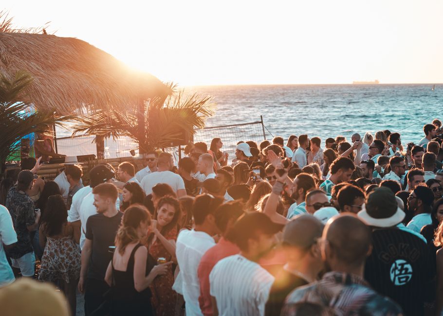 Summer Soul Mix around a classic favorite — entertainment · Music