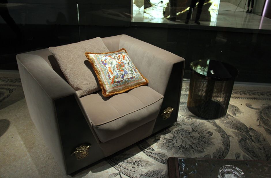 Accent Chair using renter-friendly details — home · Living Rooms