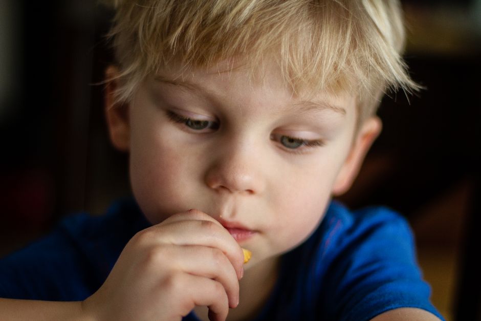 Mindful Snack during a quiet evening — wellness · Mindfulness