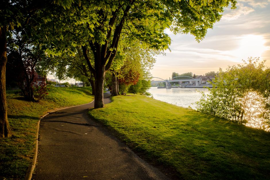River Path during a five-minute pause — wellness · Walking & Outdoor