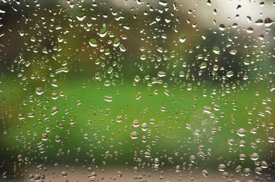 Rainy-Window Frame for study thoughtful gifting — diy-creativity · Photography