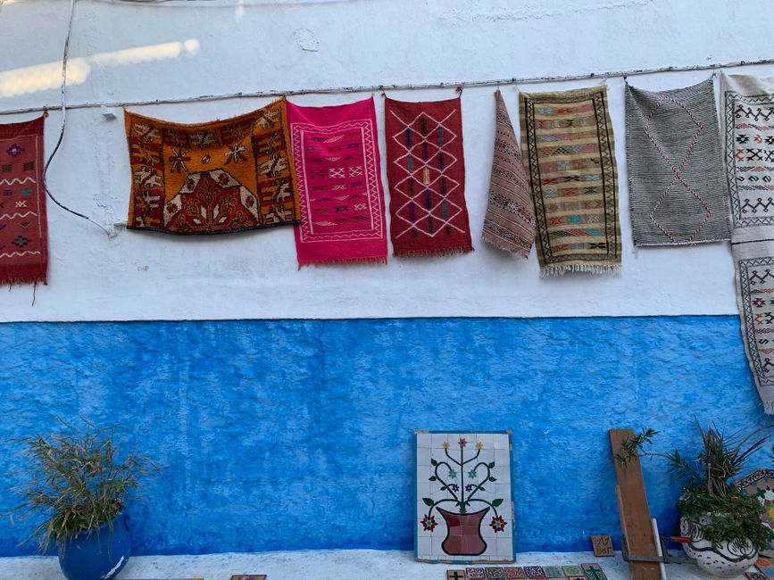 Textile Wall Hanging for vase experimenting color — diy-creativity · Handmade Decor