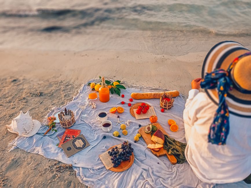 Beach Picnic near a historic landmark — travel · Beach Vacations