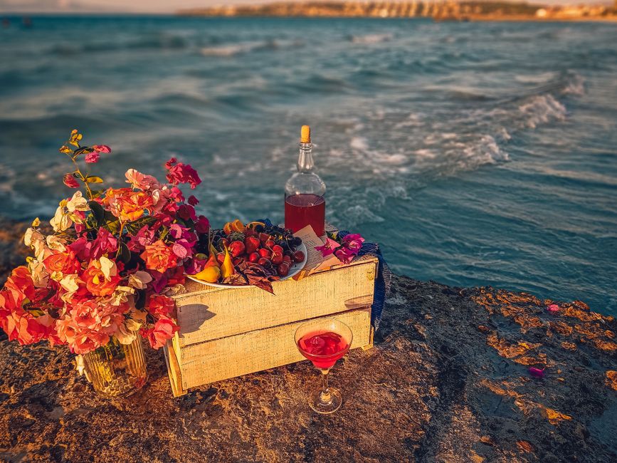 Sunset Picnic with a storytelling round — entertainment · Date Nights