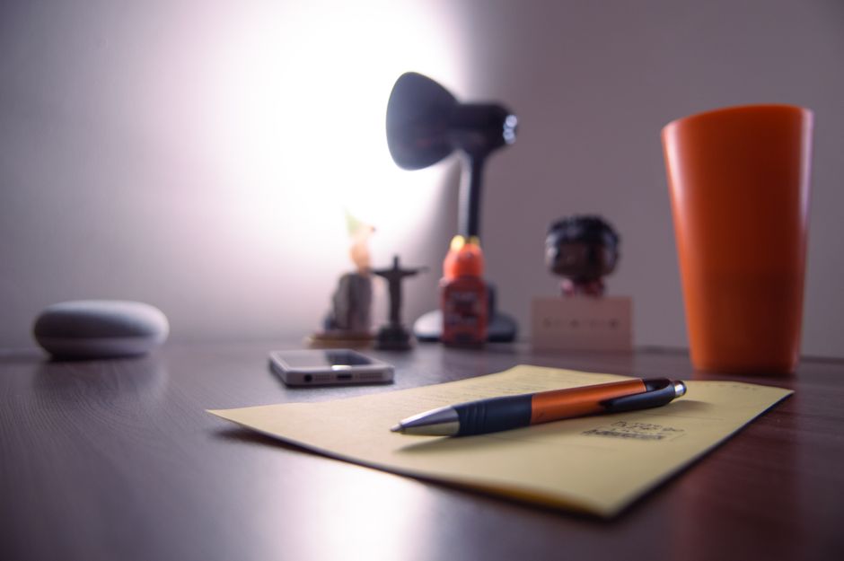 Desk Lamp with a compact gadget setup — smart-life · Gadgets