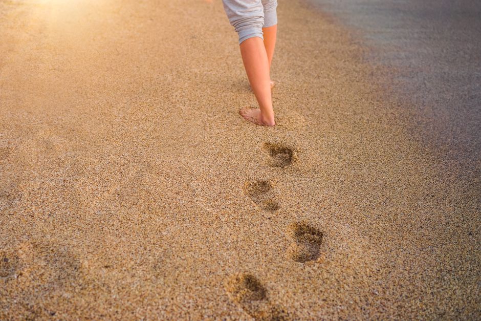 Walking Awareness — mindful snack getting for a peaceful lunch break — wellness · Mindfulness