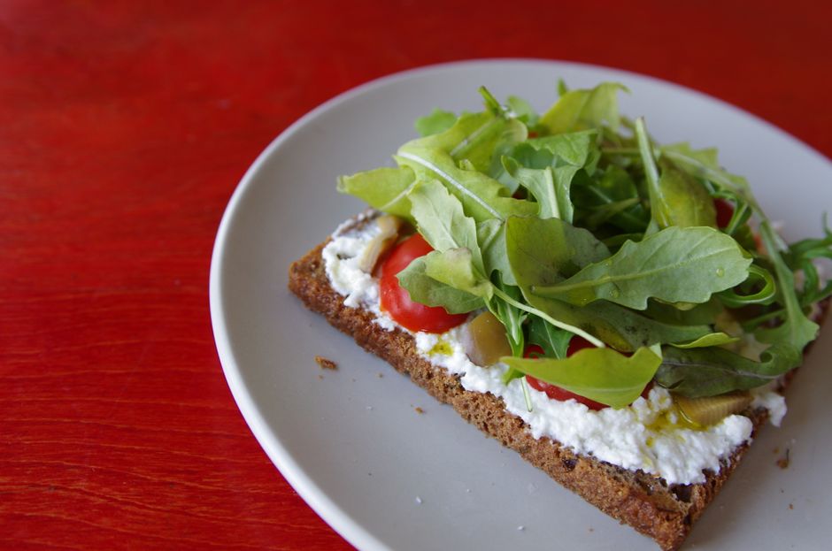 Tomato Basil Toast for a quick desk lunch — food · Lunch Ideas