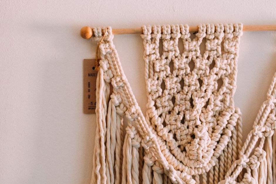 Macramé Plant Hanger with a stitched detail — diy-creativity · Crafts