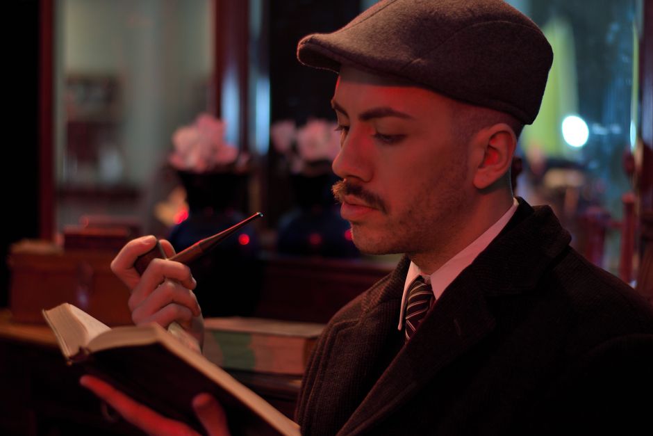 Sherlock-style consulting detective