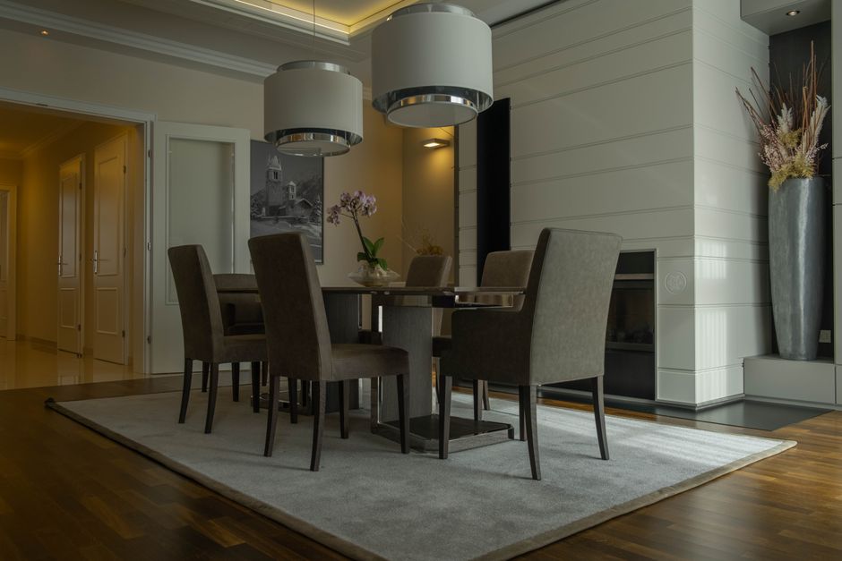 Large Rug with a clever vertical solution — home · Living Rooms