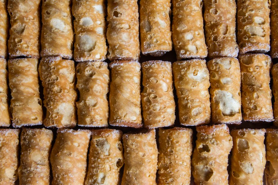 Mini Cannoli Cups for bakery style weekends — food · Desserts