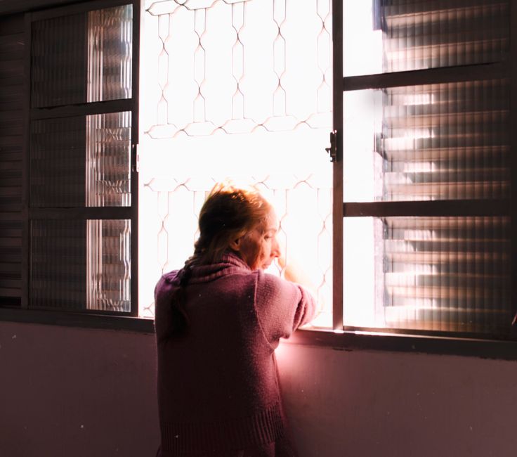 Window-Gazing Pause for a fresh-start Monday — wellness · Relaxation