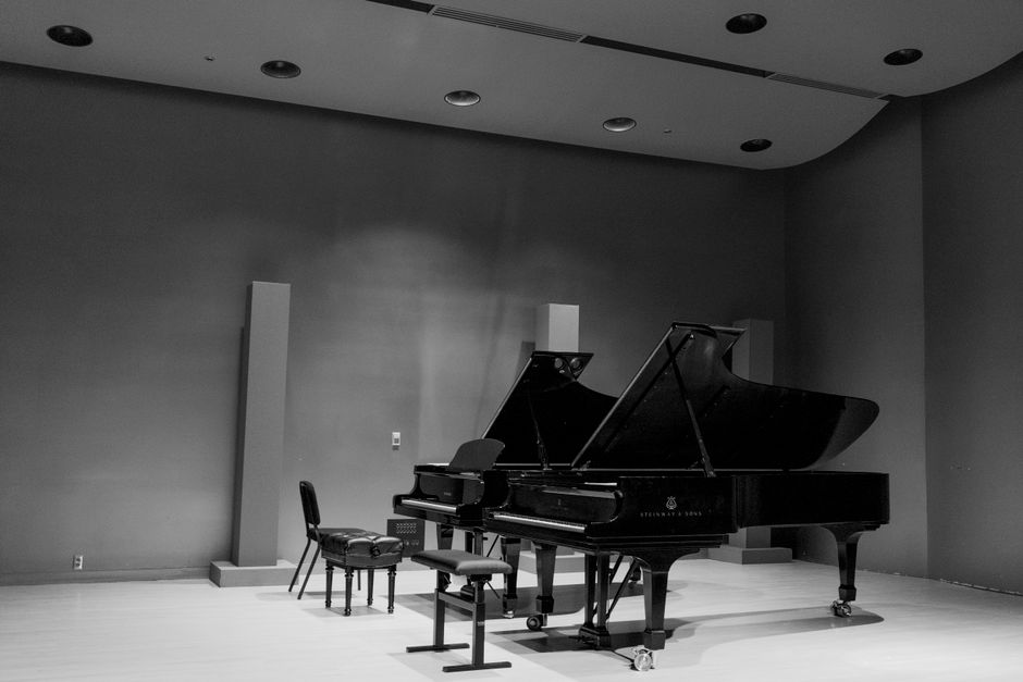 Piano-Focused Playlist with a one-hour limit — entertainment · Music