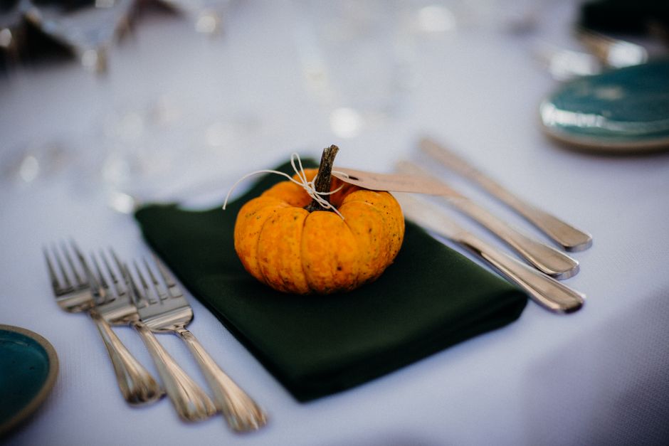 Place-Card Pumpkins around a statement cake — celebrations · Thanksgiving