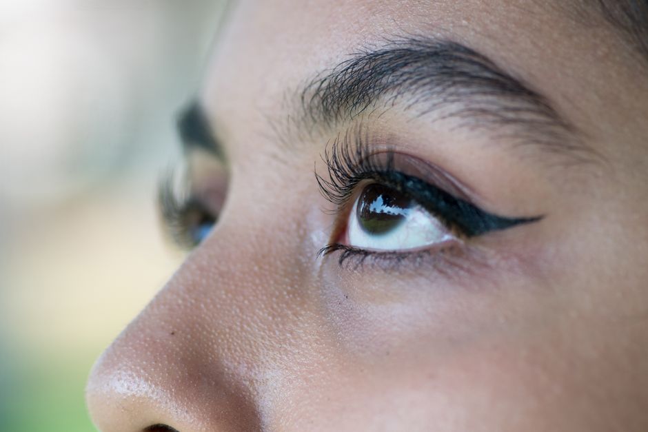 Simple Brow Shaping for a screen-light evening — lifestyle · Beauty