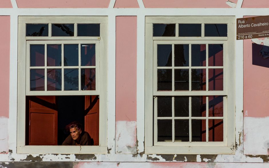Window-Gazing Pause for a more restful night — wellness · Relaxation