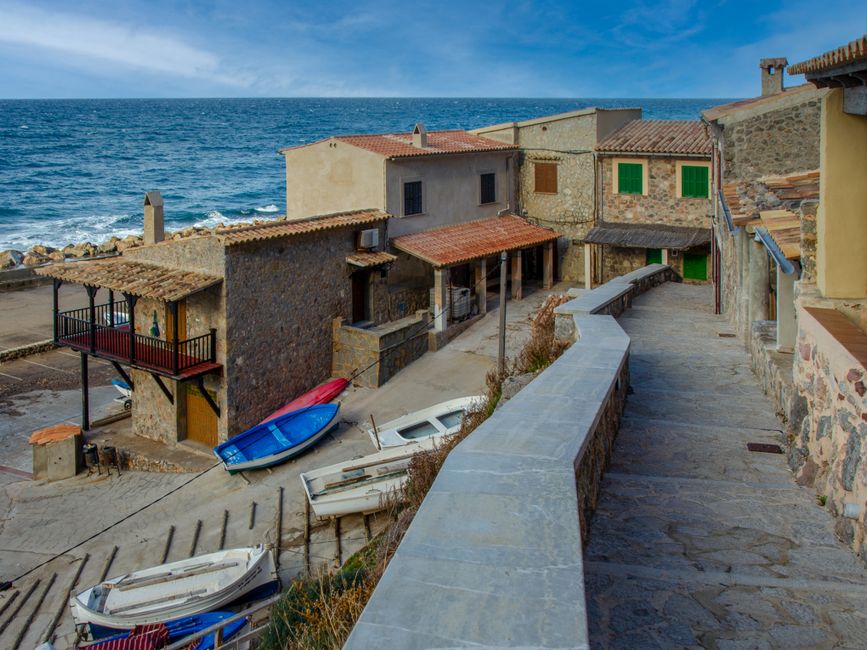 Coastal Village Stroll with a weather-flexible route — travel · Weekend Getaways