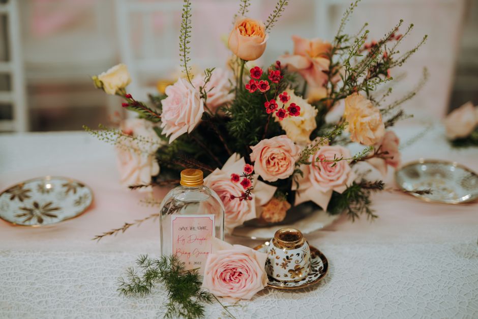 Welcome-Table Styling with a simple hosting timeline — celebrations · Weddings