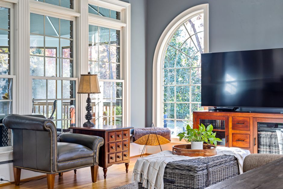Media Console with a space-saving arrangement — home · Living Rooms