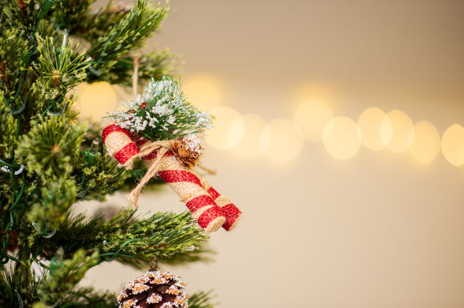 Ornament Craft around a handmade centerpiece — celebrations · Christmas