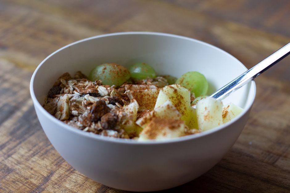 Apple Cinnamon Baked Oats for a breakfast board — food · Breakfast & Brunch