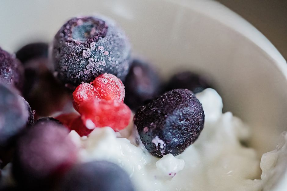 Berry Yogurt Bark for a rainy afternoon — food · Snacks