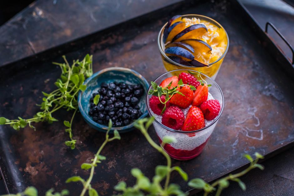 Berry Yogurt Parfait — berry baked oats with toasted almonds — food · Breakfast & Brunch