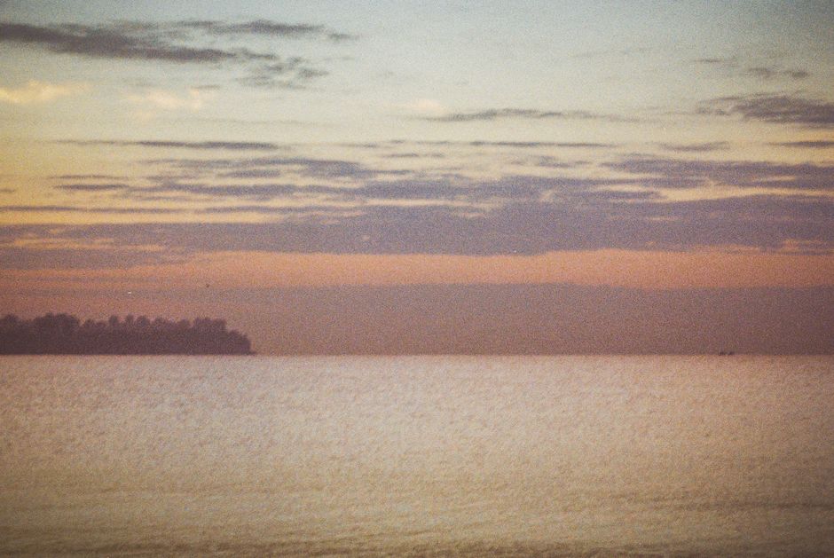 Soft-Light Hour with a short breathing pause — wellness · Evening Routines