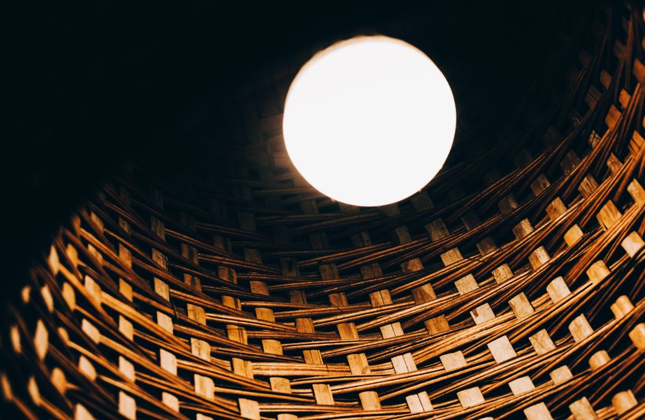Woven Basket Accent for a small creative corner — diy-creativity · Handmade Decor