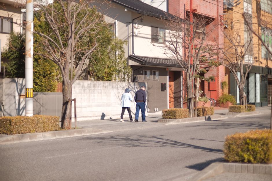 Neighborhood Photo Walk with a low-cost setup — entertainment · Family Fun