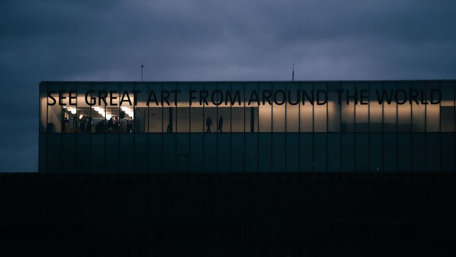 Museum Late Hour around a waterfront walk — travel · City Trips