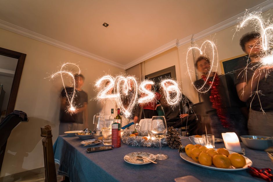 guest new year's activities that keep the room lively for a relaxed brunch — celebrations · New Year's