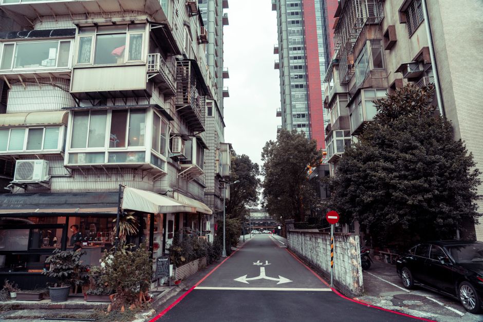 Neighborhood Architecture Route for better evening energy — wellness · Walking & Outdoor