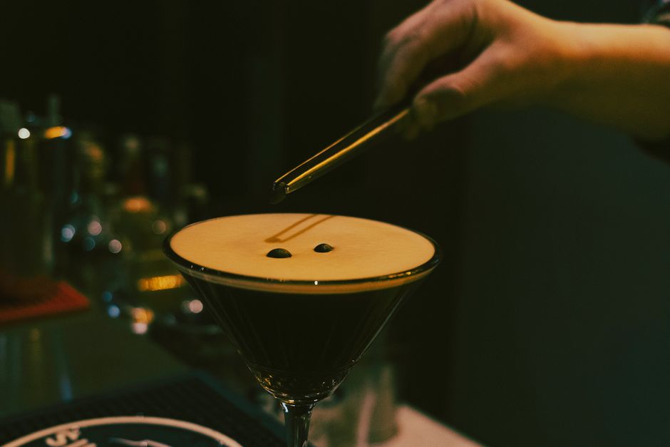 Craft-And-Cocktail Evening with a competitive twist — entertainment · Party Ideas