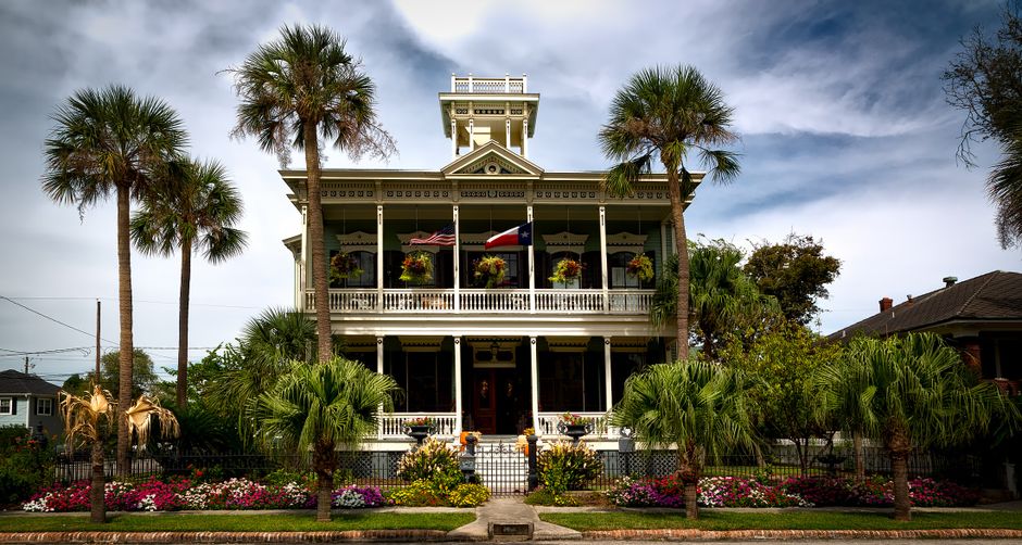 New Orleans Garden District for travelers who love history — travel · USA Travel