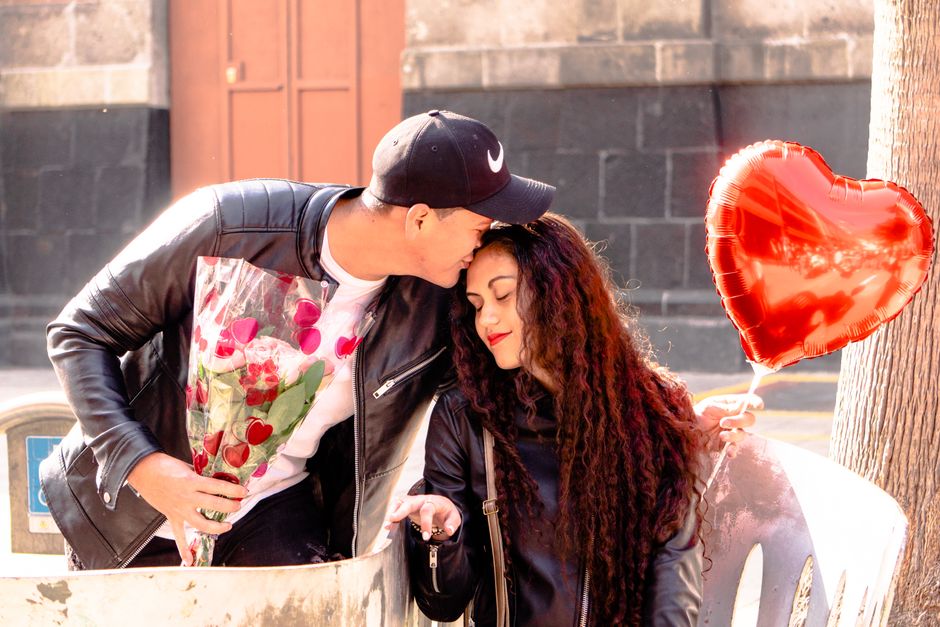 photo-moment valentine's day for an outdoor celebration — celebrations · Valentine's Day